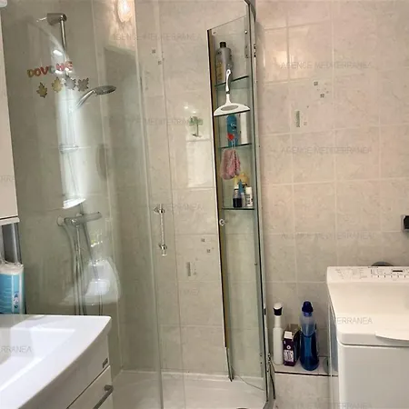 Avec Piscine Et Garage, Proche - 1 Chambre, 4 Couchages, - Fr-1-790-2